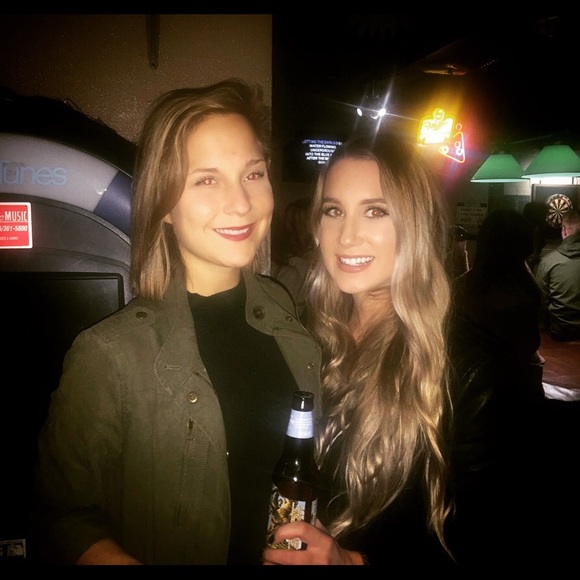 Meet your Posher, Caitlin - Picture 5 of 8